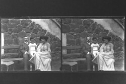 Régi sztereó üvegnegatív - Családi kép /János hegyi kilátó??/ 1900as évek legeleje, magyar fotós 20z