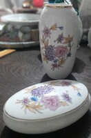 Hollóházi porcelán lila virágmintás bonbonier és váza