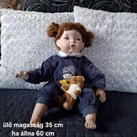A kis pufók, porcelán baba