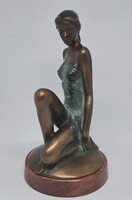 Czobor Sándor "Lány féltérden" c. bronz, eredetiségigazolás, ingyen posta