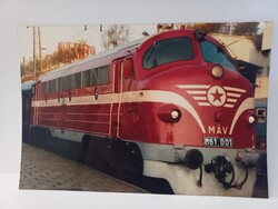 Színes fotók -  MÁV M61.001 sz. NOHAB dízelmozdonya 2db kép