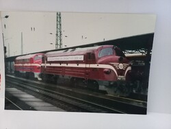 Színes fotó -  MÁV M61010 sz. NOHAB dízelmozdonya