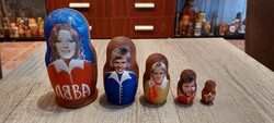 Abba együttest ábrázoló matrjoska, matrioska baba