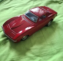 Very nice red corvette from the early 1970s. 27.5 cm long, 11 cm wide.
