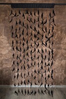 Ajtófüggöny, ajtódísz, gyöngy, toll díszítéssel, dekornak, fotózáshoz stb..