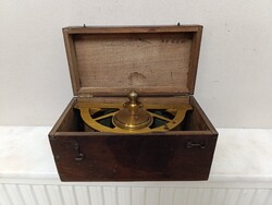 Antik teodolit földmérő eszköz szintező theodolite szerszám geodéta műszer dobozában 827 1671