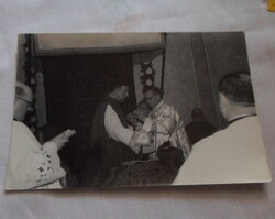 Retro fotó 3.: régi egyházi fénykép, Baja (papok, szentmise)