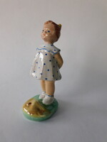 Kislány homokozó vödörrel - vintage kerámia figura