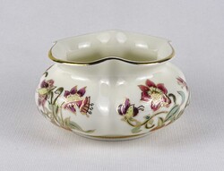 1U356 Zsolnay vajszínű, aranyozott, virágos gerezdes porcelán váza