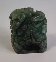 Smaragd faragott szobor 47x43x30 mm 481 ct (4171)