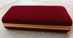 Vintage vörös bársony doboz