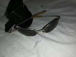 Oakley  napszemüveg tokjával    F