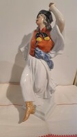 Herendi táncoló magyar porcelán figura