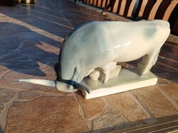 Nagyméretü zsolnay porcelán szürke marha