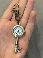 Kulcs óra kulcstartóra
