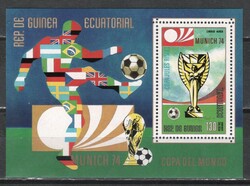 Egyenlitői Guinea 0182 Mi blokk 76   7,50 Euró postatiszta