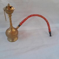 Cizellált réz vizipipa.