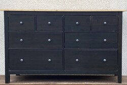 Hemnes 8 fiókos komód IKEA fekete barna sötétbarna fenyő szekrény fa fából vintage