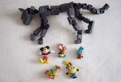 Játék figura csomag , Mickey Mouse , Giroszkop 7 nyomtatott robot macska , Bob a mester kulcstartó .
