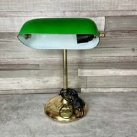 Zöld üvegbúrás retro bankárlámpa
