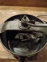 Habverő gép, cukrász, szakács eszköz a 20. század elejéről, szép patinás konyhai eszköz LEÁRAZVA!!!