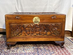 Kínai faragott láda