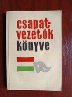 Úttörő Csapatvezetők könyve