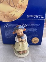 Hummel Goebel Encián lányka figura