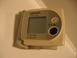 Omron automata vérnyomásmérő csuklóra