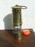 Petróleum lámpa