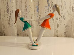 AKCIÓS – Különleges Hollóházi „Kézfogó ,Pörgő lányok” porcelán figura (kézzel festett, 1954)
