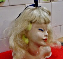 Szép régi szőke babaparóka