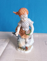 Herendi Tyúkokat Etető Kislány Porcelán Figura
