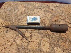 Retro kovácsoltvas csákja vasmacska horgony mezőgazdasági eszköz nehezék kínzóeszköz