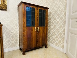 Kisméretű biedermeier könyvszekrény 1830