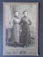 Antik kemény táblás kabinetfotó Hölgyek -Palágyi Károly fényképészeti műterme 1900-as évek eleje