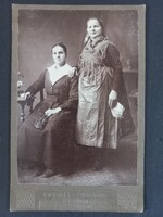 Antik kemény táblás kabinetfotó Hölgyek - Badovinsky fényirda  1900-as évek eleje