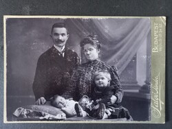 Antik kemény táblás kabinetfotó Családi fotó Salgó Sándor fényképészeti műterme 1900-as évek eleje