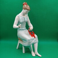 Balogh Béla Hollóházi Paprikafűző lány figura