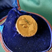 1890s French Belle Époque 18K Gold Brooch