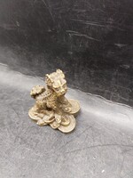 Foo kutya bronzból, antik, 5 x 4 cm-es alkotás. 3512b