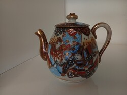 Régi kisméretű gyönyörű Satsuma porcelán dísztárgy kanna