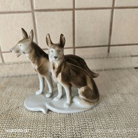 Porcelán kutya pár eladó! Schizendorf-i porcelán kutya pár, nagyon szép és és igényes munka