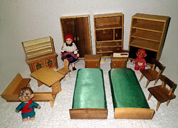 Régi retró vintage miniatűr fa bútor mini babaház bababútor játékbútor gumi baba játék konyha szoba