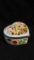 Kézifestett Capodimonte festett, dombor, szív alakú porcelán doboz