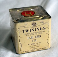 Earl Grey Tea , Twinings tea , bontatlan állapotban doboz fólia cimke 1981 február 44 éves