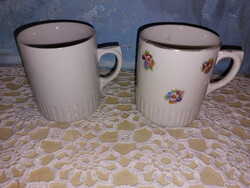 Zsolnay porcelán virágos és fehér bögre, 2db
