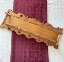 Faragott falipolc