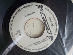 A KENGURU JOBBHORGA - LEMEZ