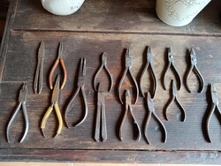 15 darab órás fogó, 10-13 cm közötti, elég sok jelzett darab van köztük, most LEÁRAZVA!!!